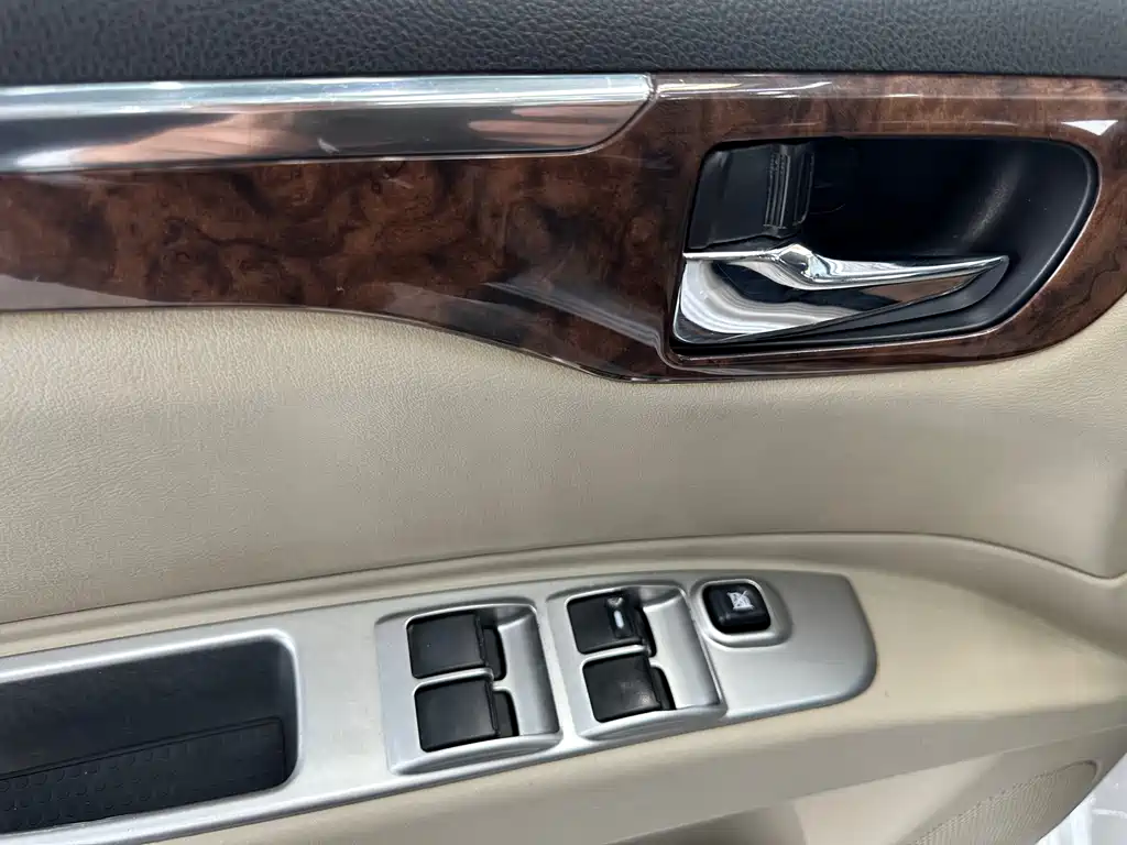 Pajero Jinchang 2013 3.0L automatic four-wheel drive flagship version купить на сайте DeffCars