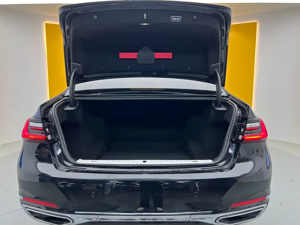 BMW 7 Series 2019 740Li Leading M Sports Package купить на сайте DeffCars