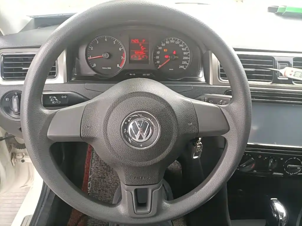 Santana 2013 1.6L Automatic Comfort Edition купить на сайте DeffCars