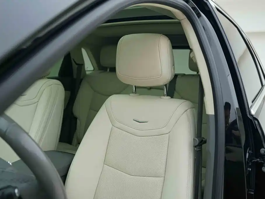 Cadillac XT5 2024 2.0T two-wheel drive fashion model купить на сайте DeffCars