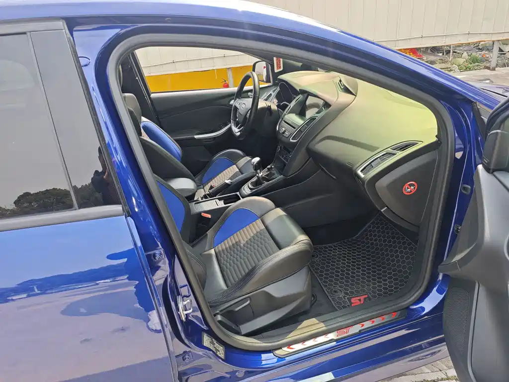 Focus imported 2015 2.0T ST standard version купить на сайте DeffCars