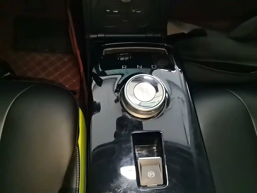 GEELY Geometry E Firefly 2022 401km Perak Tiger 4-seater купить на сайте DeffCars