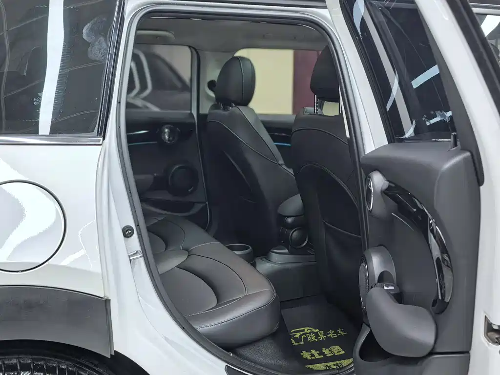 MINI 2023 facelift 1.5T COOPER Artist five-door version купить на сайте DeffCars