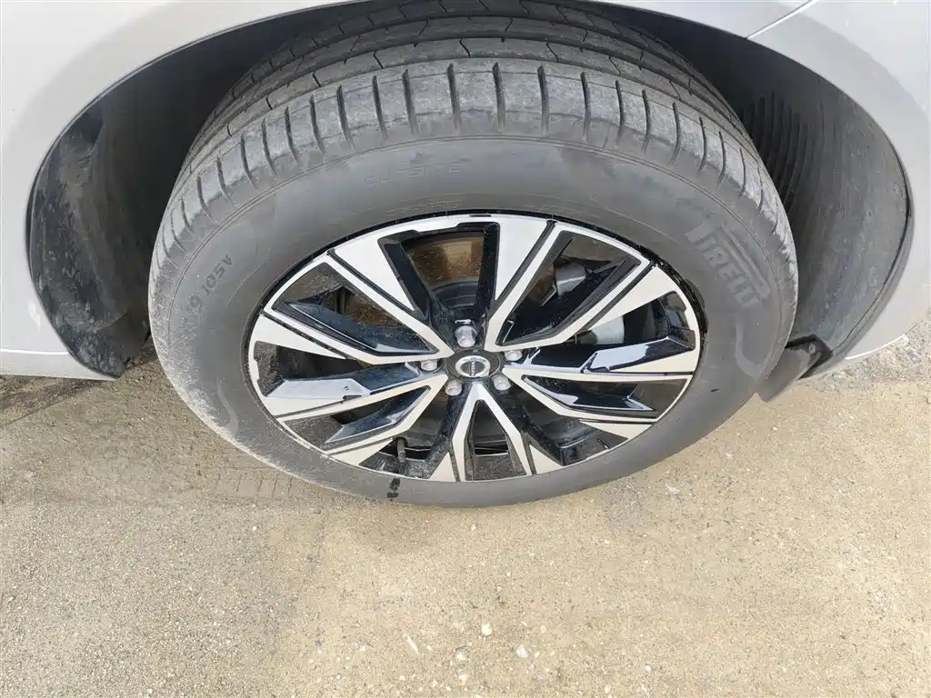 Volvo XC60 2025 B5 four-wheel drive Zhiyuan luxury version купить на сайте DeffCars