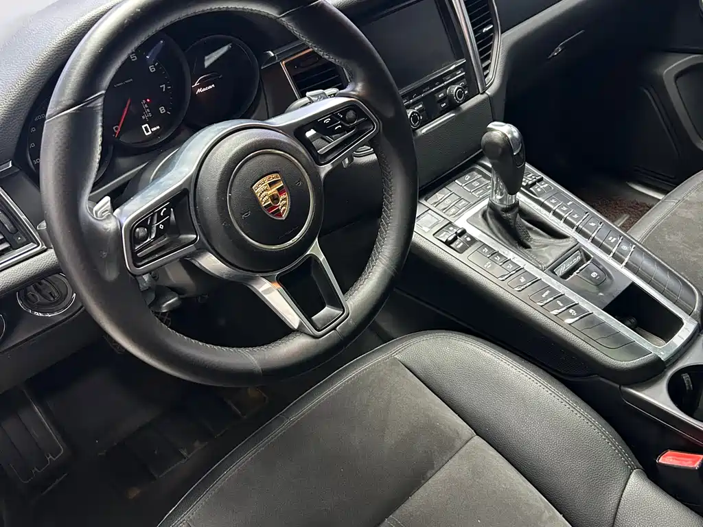 Macan 2014 Macan 2.0T купить на сайте DeffCars