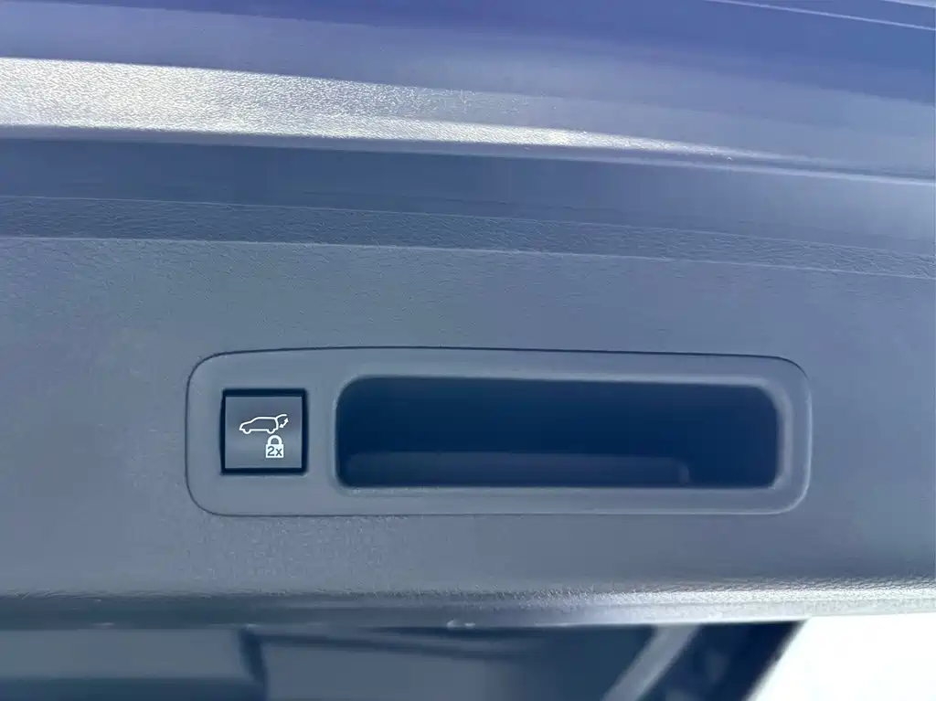 SIENNA 2021 2.5L Hybrid Extreme Edition купить на сайте DeffCars
