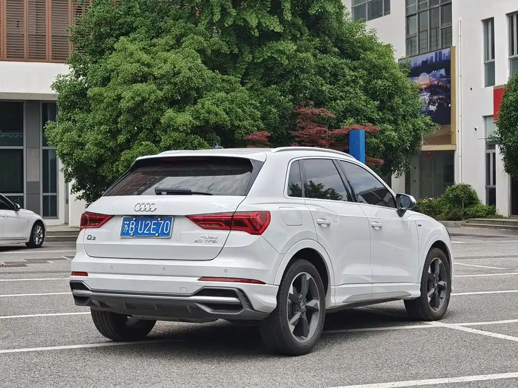 Audi Q3 2019 40 TFSI Fashionable and Dynamic купить на сайте DeffCars