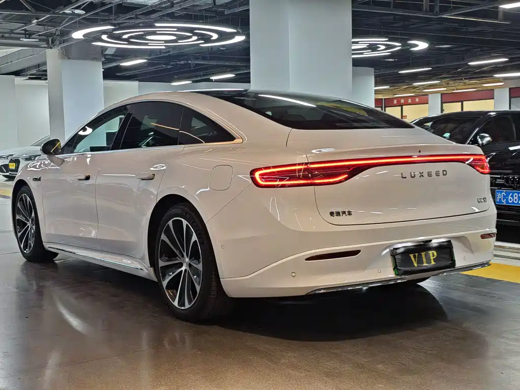 Zhijie S7 2025 model 705km Max купить на сайте DeffCars
