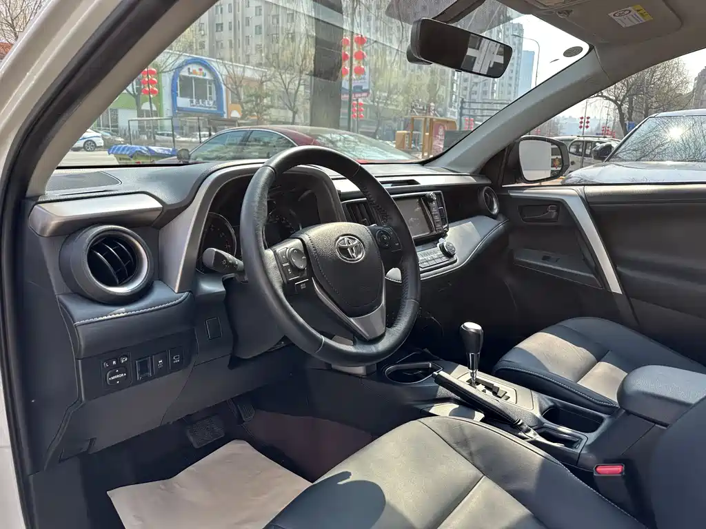 RAV4 Rongfang 2016 2.5L automatic four-wheel drive elite version купить на сайте DeffCars