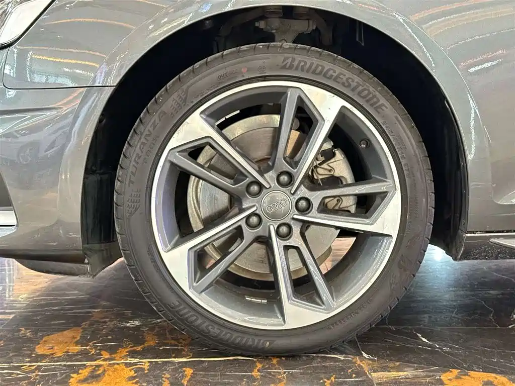 Audi A4L 2020 40 TFSI Fashionable and Elegant купить на сайте DeffCars