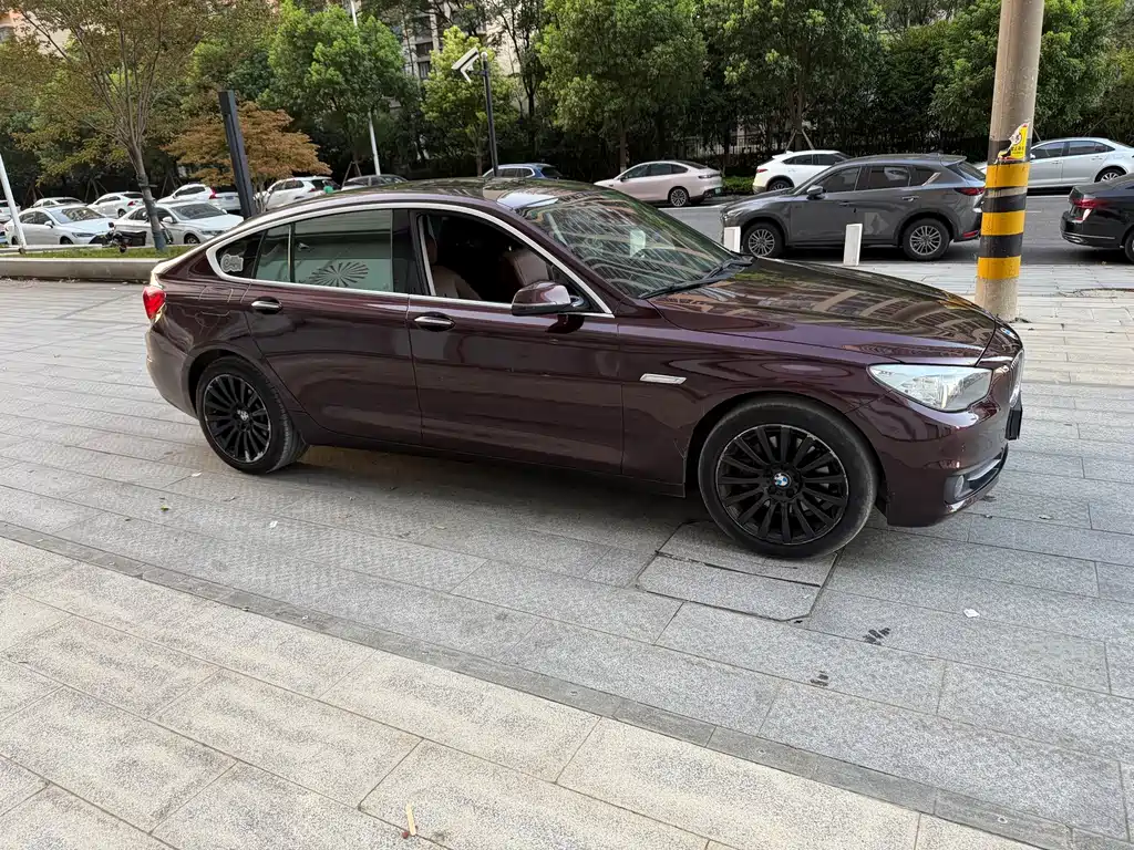 BMW 5 Series GT 2014 535i Leading Model купить на сайте DeffCars