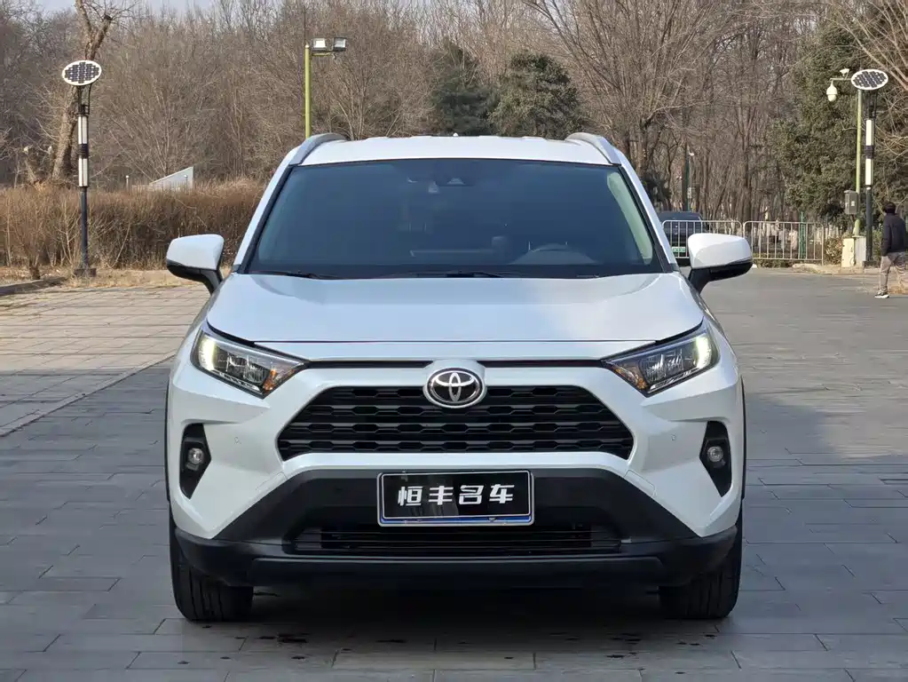 RAV4 Rongfang 2024 2.0L CVT two-wheel drive urban version купить на сайте DeffCars
