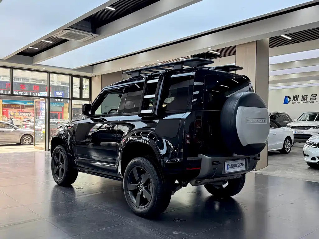 Land Rover Defender 2022 90 2.0T P300 X-DYNAMIC HSE купить на сайте DeffCars
