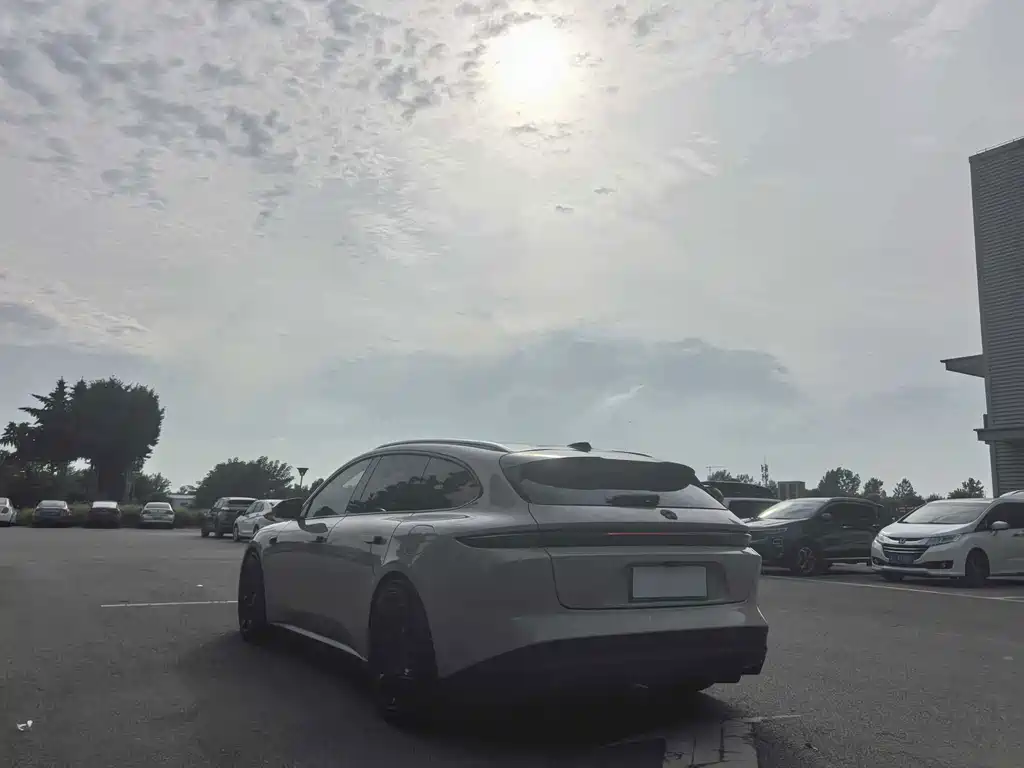 NiO ET5T 2023 75kWh Touring купить на сайте DeffCars