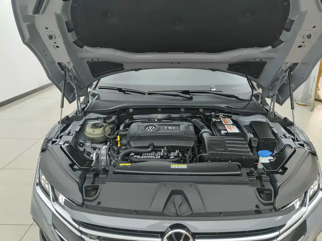 FAW-Volkswagen CC 2023 380TSI eye-catching version купить на сайте DeffCars