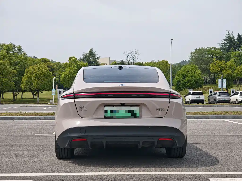 NIO ET5 2022 model 75kWh купить на сайте DeffCars