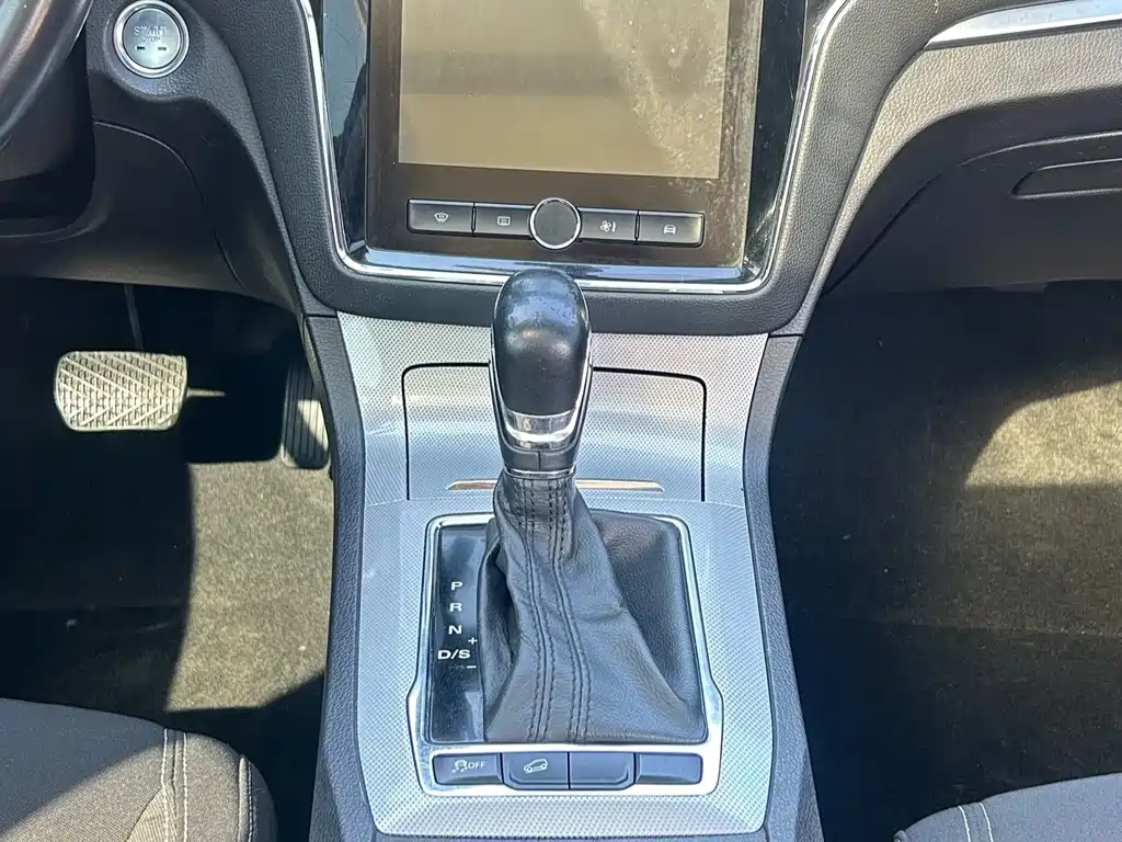 Roewe RX5 2020 20T Automatic 4G Internet Beyond Edition купить на сайте DeffCars