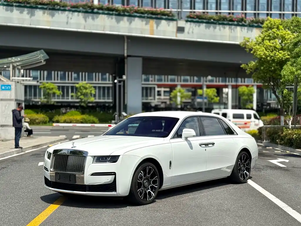 Ghost 2021 6.7T long wheelbase version купить на сайте DeffCars