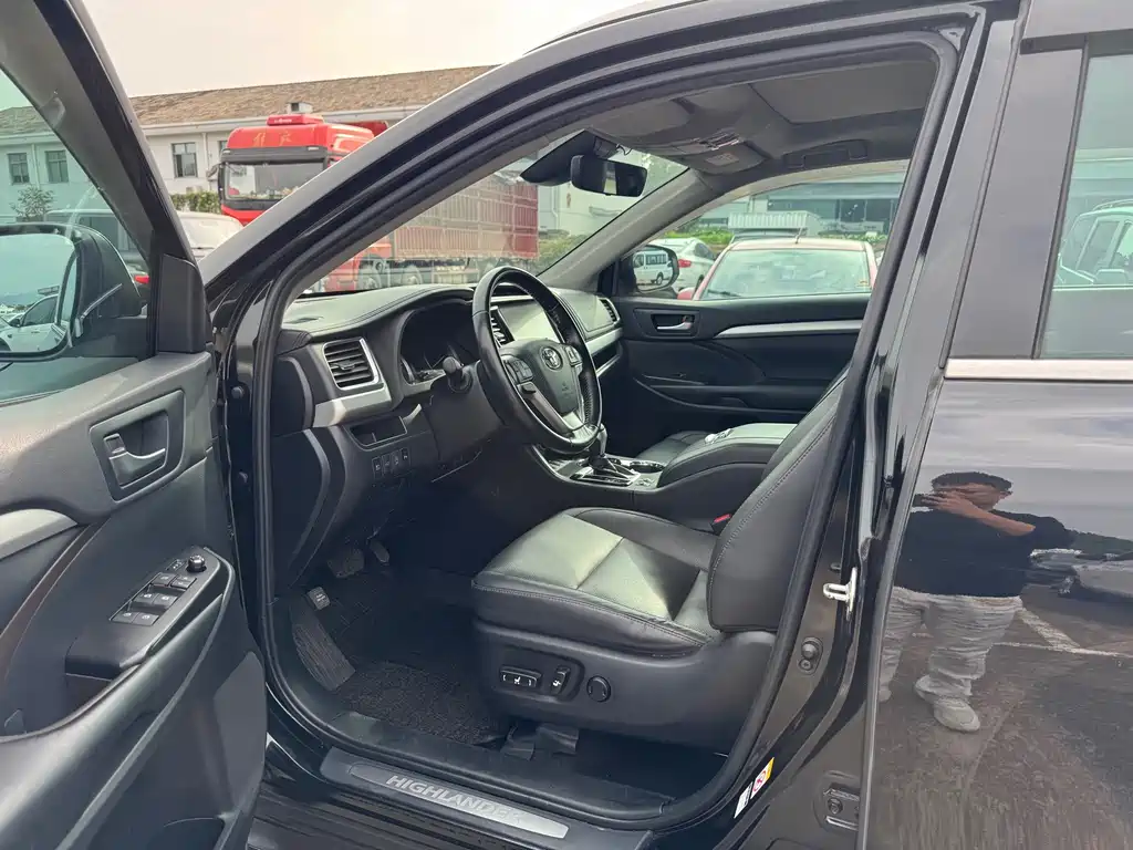 Highlander 2018 2.0T four-wheel drive premium version, 7 seats, National VI купить на сайте DeffCars