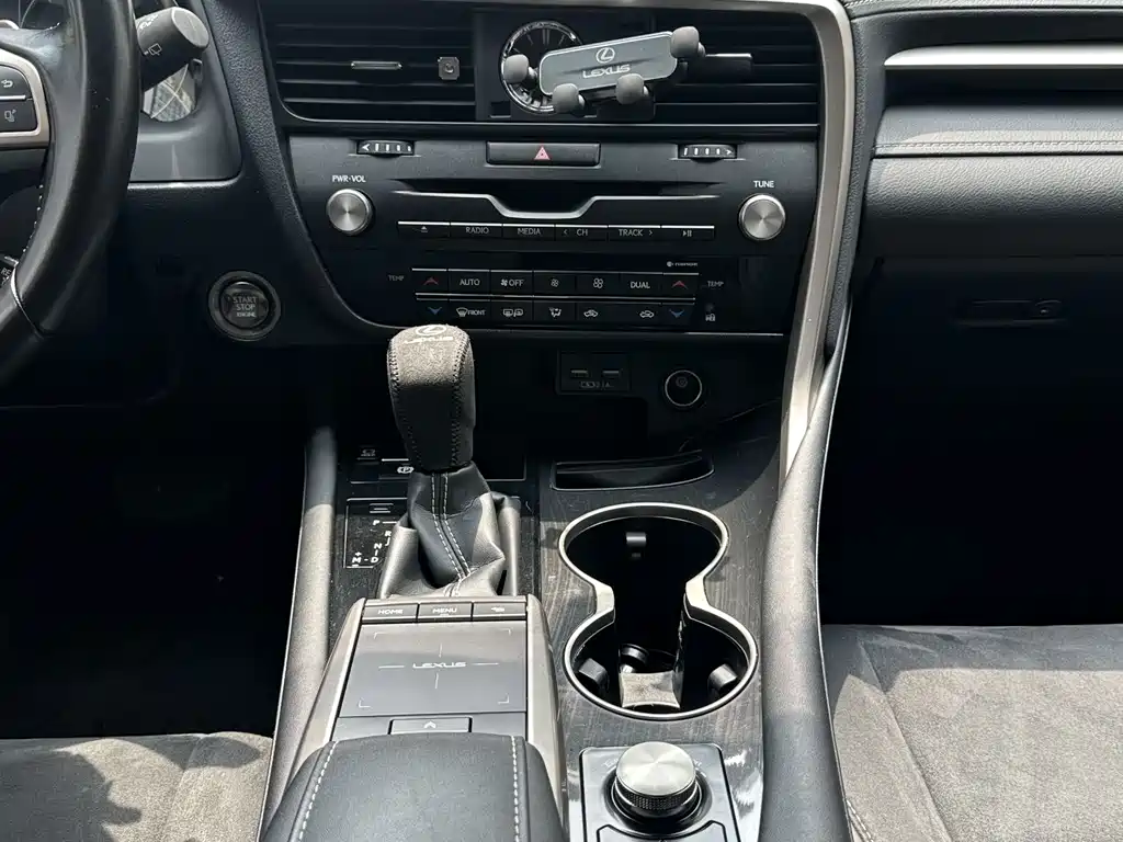 Lexus RX 2020 300 2WD Elite Edition National VI купить на сайте DeffCars