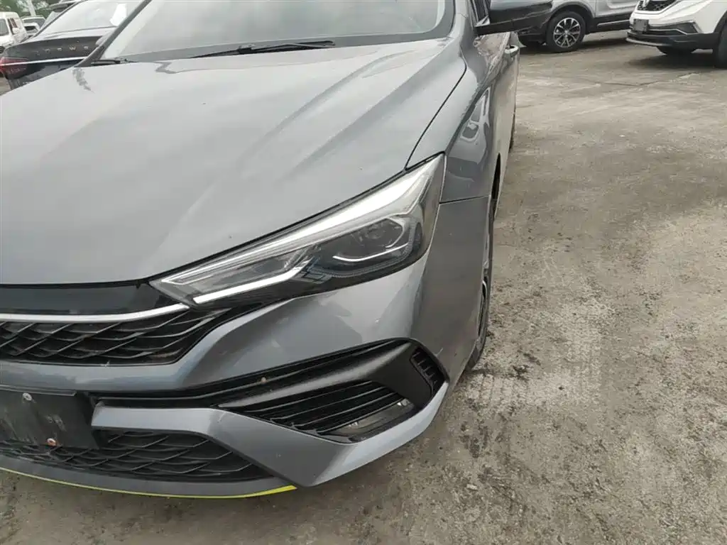 Roewe i5 2021 facelift 1.5L CVT diamond version купить на сайте DeffCars
