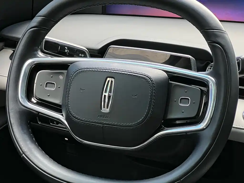 Voyager 2023 2.0T four-wheel drive Zunrui version купить на сайте DeffCars