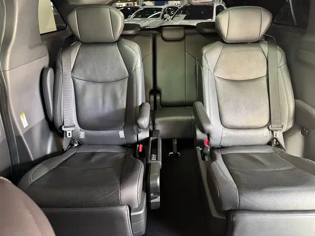SIENNA 2021 2.5L Hybrid Extreme Edition купить на сайте DeffCars