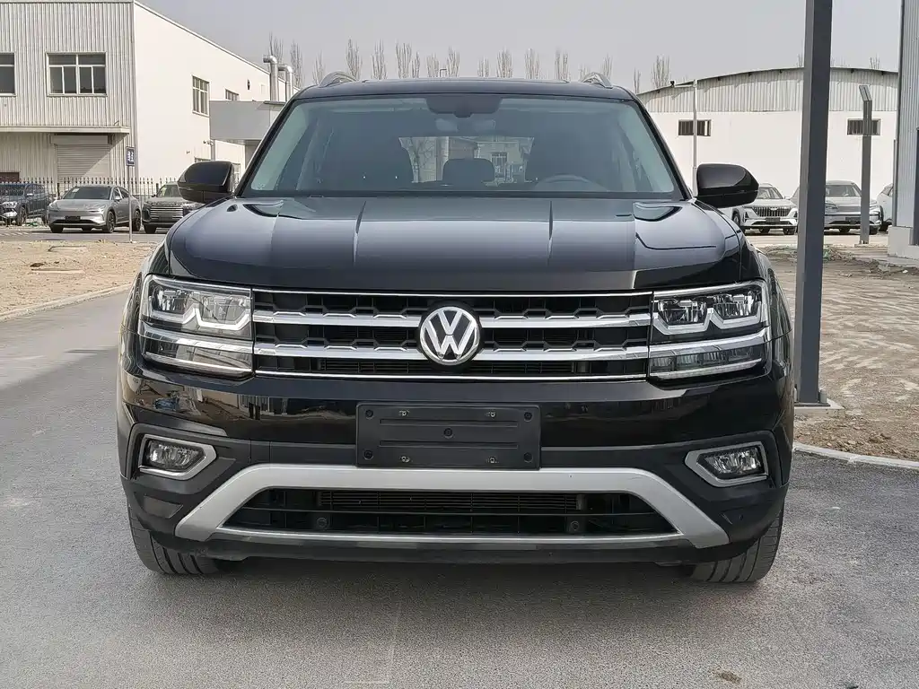 Touron 2017 330TSI two-wheel drive luxury version купить на сайте DeffCars