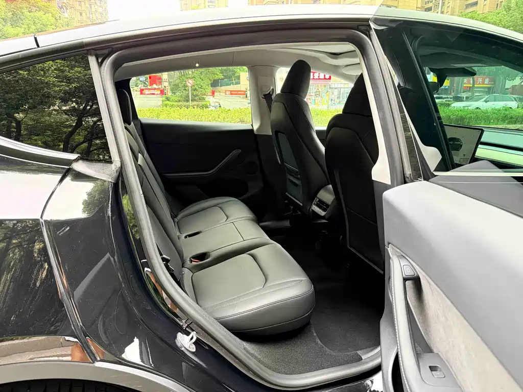Model Y 2022 facelift rear-wheel drive version купить на сайте DeffCars