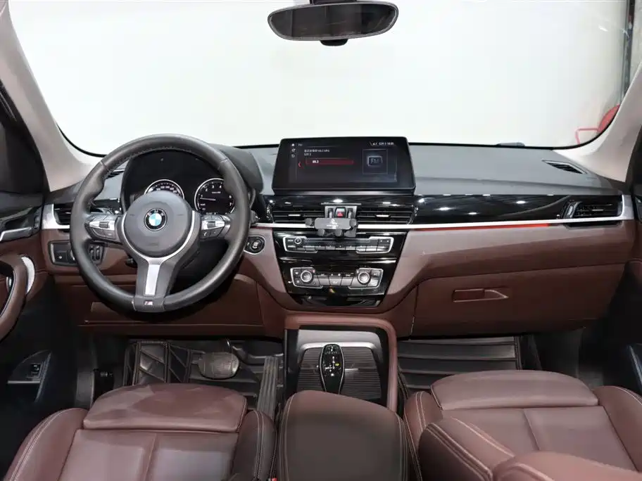 BMW X1 2021 facelift sDrive25Li leading model купить на сайте DeffCars