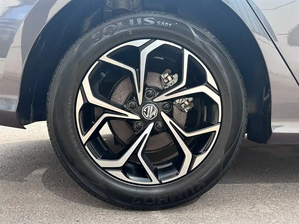 MG5 2023 180DVVT CVT Deluxe Edition купить на сайте DeffCars