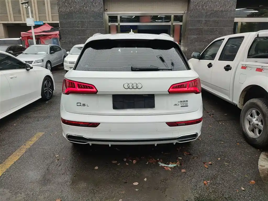 Audi Q5L 2020 facelift 40 TFSI enjoys fashionable style купить на сайте DeffCars