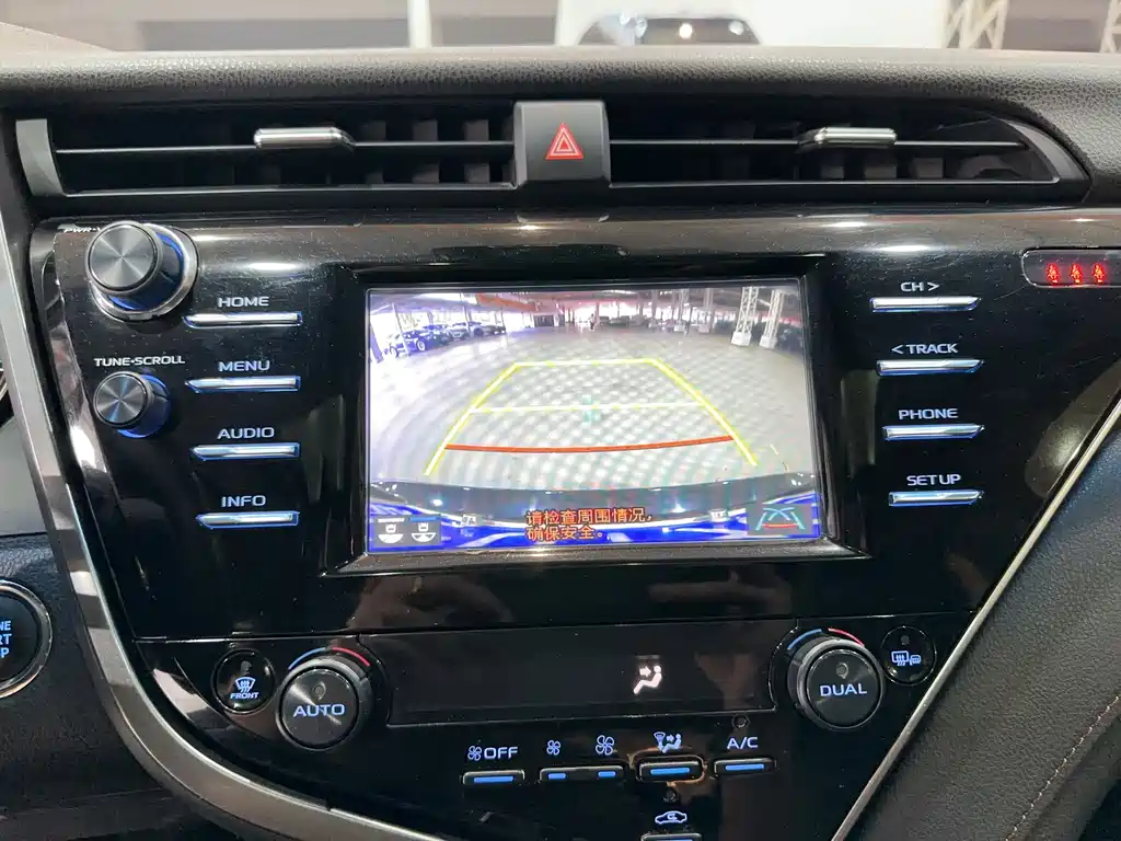 Camry 2018 2.0G Deluxe Edition купить на сайте DeffCars