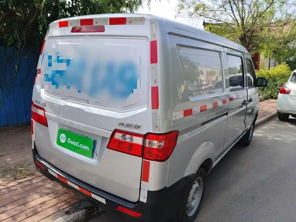 Hiace X30 2023 model 1.5L super luxury van 2/5 seats non-air conditioning version SWC15M купить на сайте DeffCars