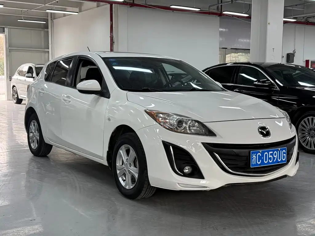 Mazda 3 Star 2015 Hatchback 1.6L Automatic Elite купить на сайте DeffCars