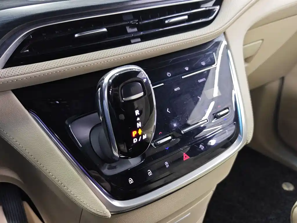 Buick GL8 2022 ES Lu Zun 653T luxury model купить на сайте DeffCars