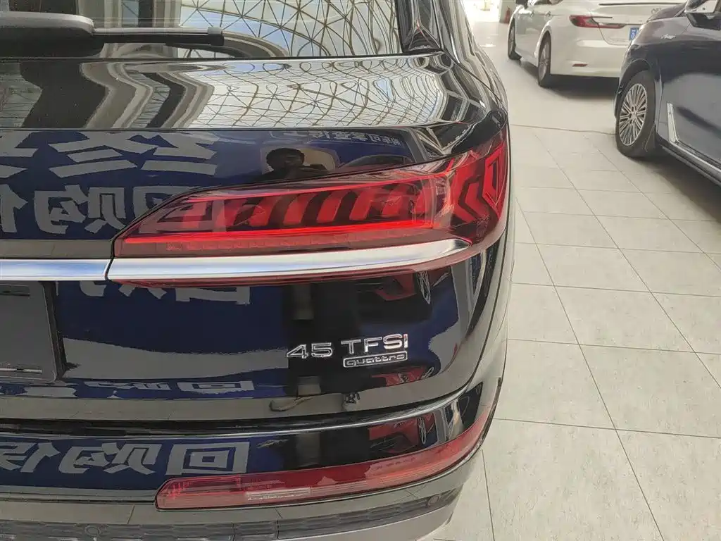Audi Q7 2023 45 TFSI quattro S line sports купить на сайте DeffCars