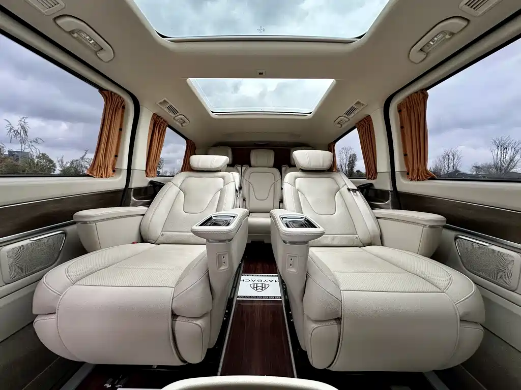Mercedes-Benz V-Class 2021 V 260 L Long Wheelbase Premium Edition купить на сайте DeffCars