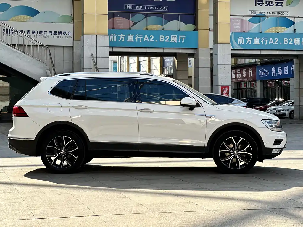 Tiguan L 2019 330TSI automatic two-wheel drive smart luxury version National VI купить на сайте DeffCars