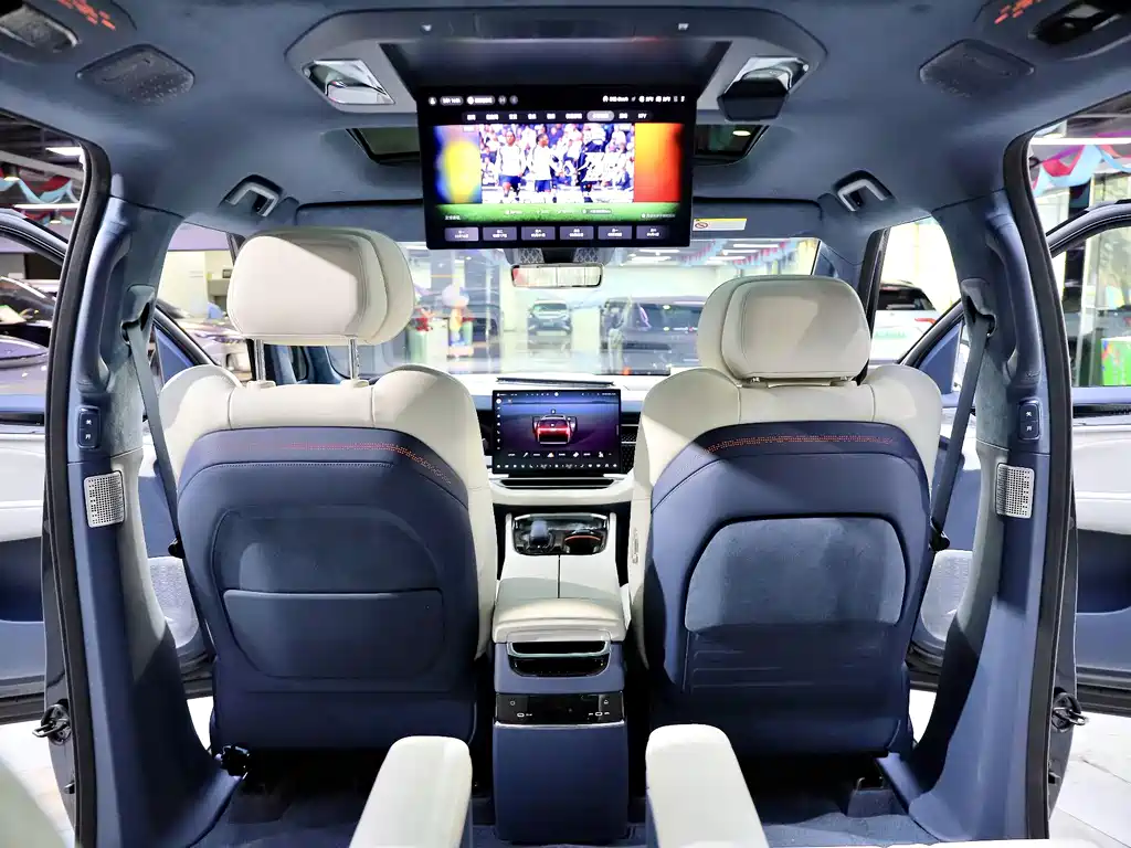 Jikrypton 009 2024 seven-seat aisle version four-wheel drive 108kWh купить на сайте DeffCars