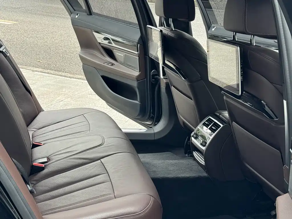 BMW 7 Series 2018 730Li Leading M Sports Package купить на сайте DeffCars