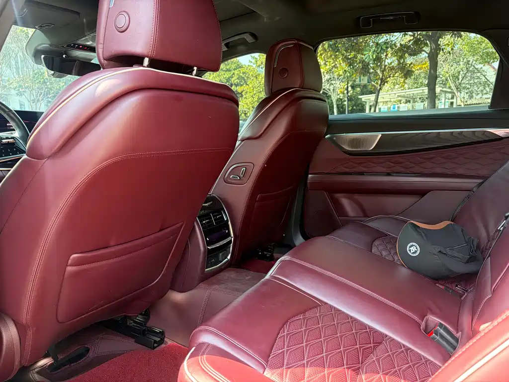Cadillac CT6 2023 28T Premium Model купить на сайте DeffCars