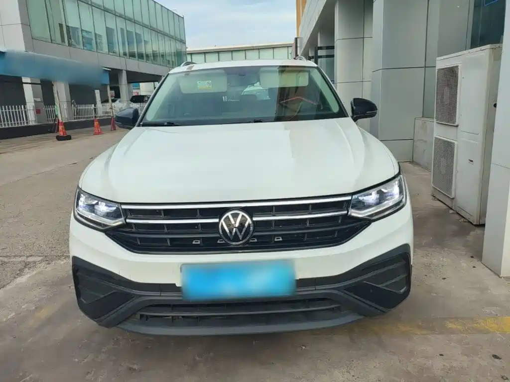 Tiguan L 2024 Outstanding Model 300TSI Automatic Two-wheel Drive Dragon Edition купить на сайте DeffCars