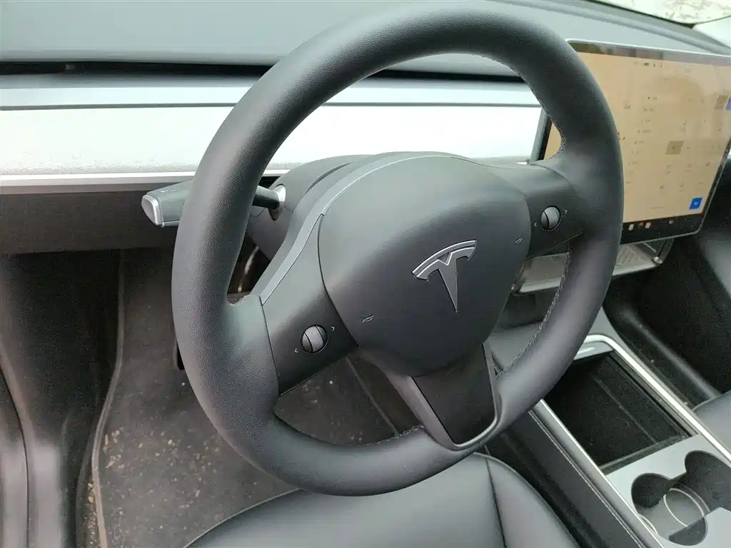 Model Y 2024 rear-wheel drive version купить на сайте DeffCars