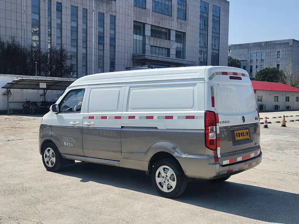 New Hiace X30L 2023 1.5L Fortune Edition Van 2/5 Seats Air-conditioned Version SWC15M купить на сайте DeffCars