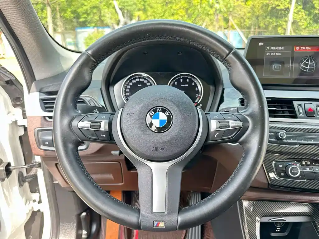 BMW X1 2021 facelift sDrive25Li leading model купить на сайте DeffCars
