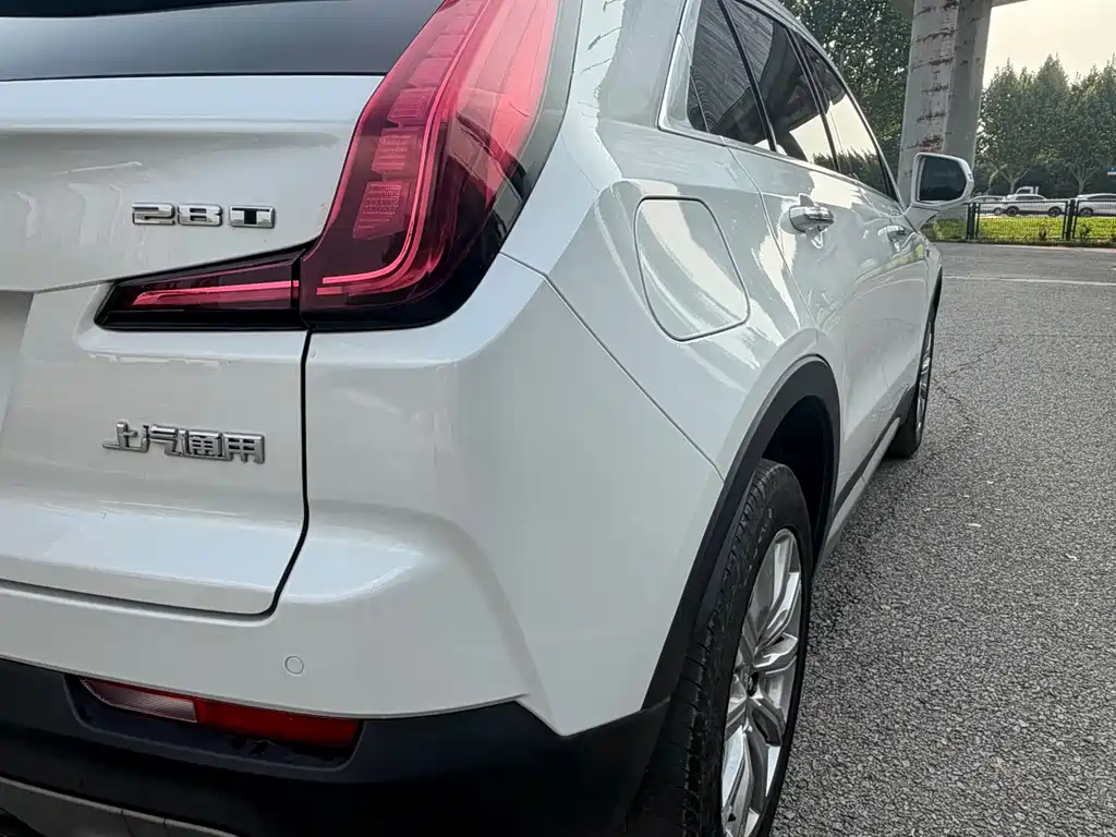 Cadillac XT4 2020 28T two-wheel drive leading model купить на сайте DeffCars