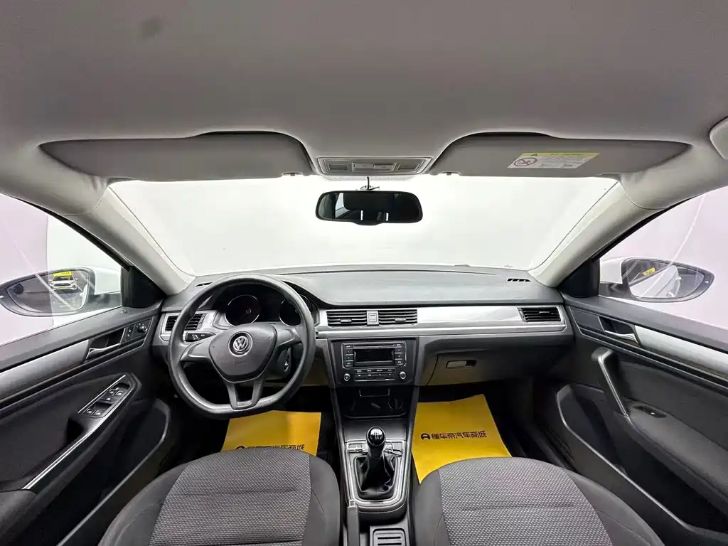 Bora 2018 1.5L manual fashion model купить на сайте DeffCars