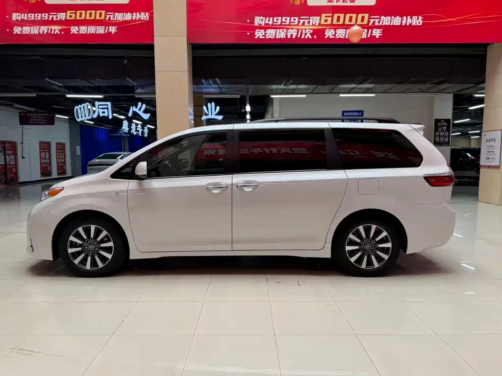 SIENNA 2015 3.5L 2WD LE купить на сайте DeffCars