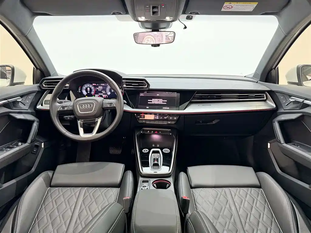 Audi A3 2026 A3L Limousine 35TFSI Flying Spur Exclusive купить на сайте DeffCars